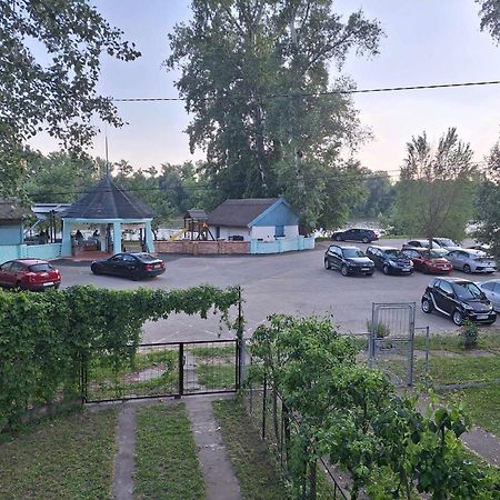 Sarga311 Ueduelohaz Szeged Villa Eksteriør billede