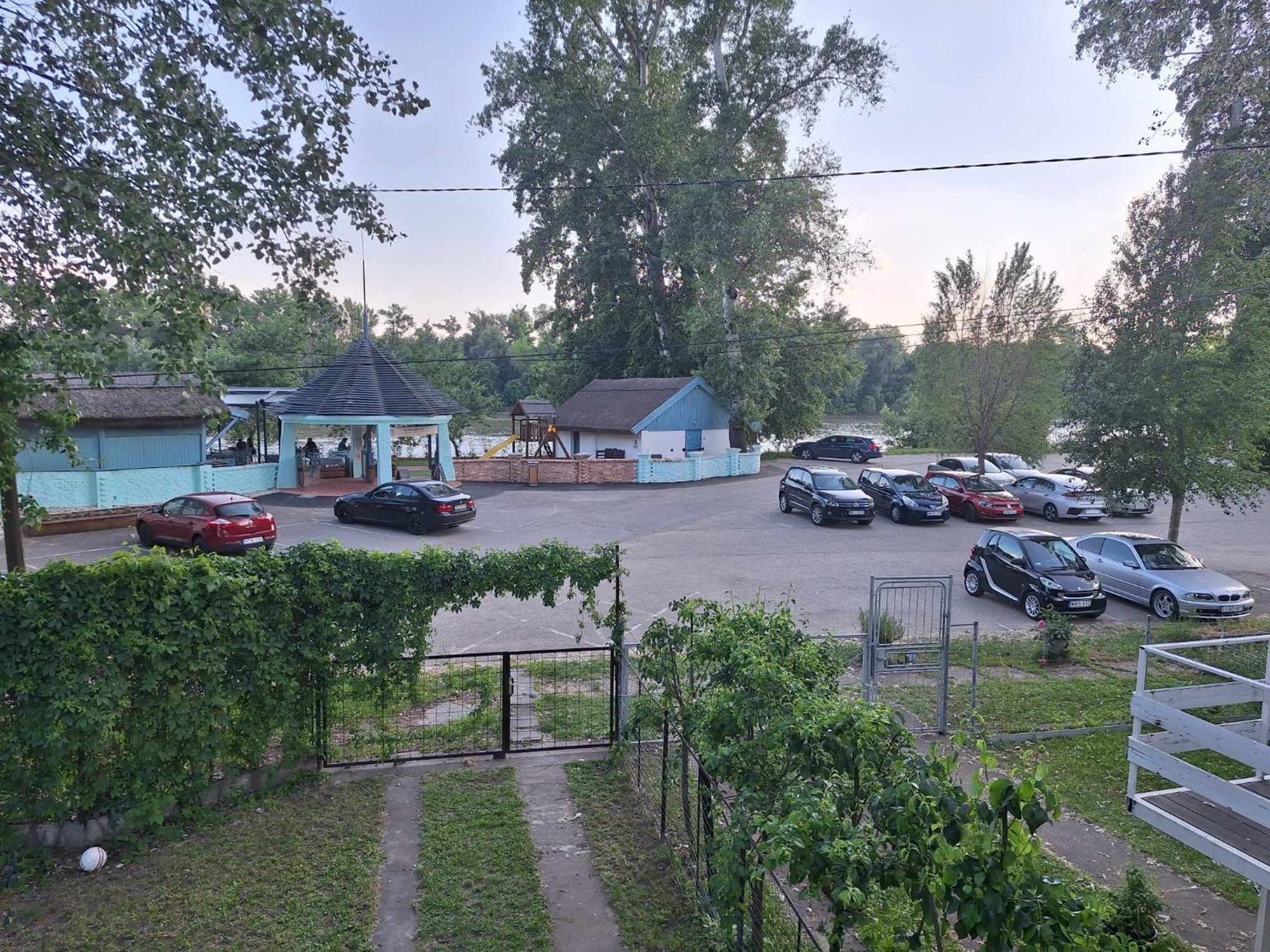 Sarga311 Ueduelohaz Szeged Villa Eksteriør billede